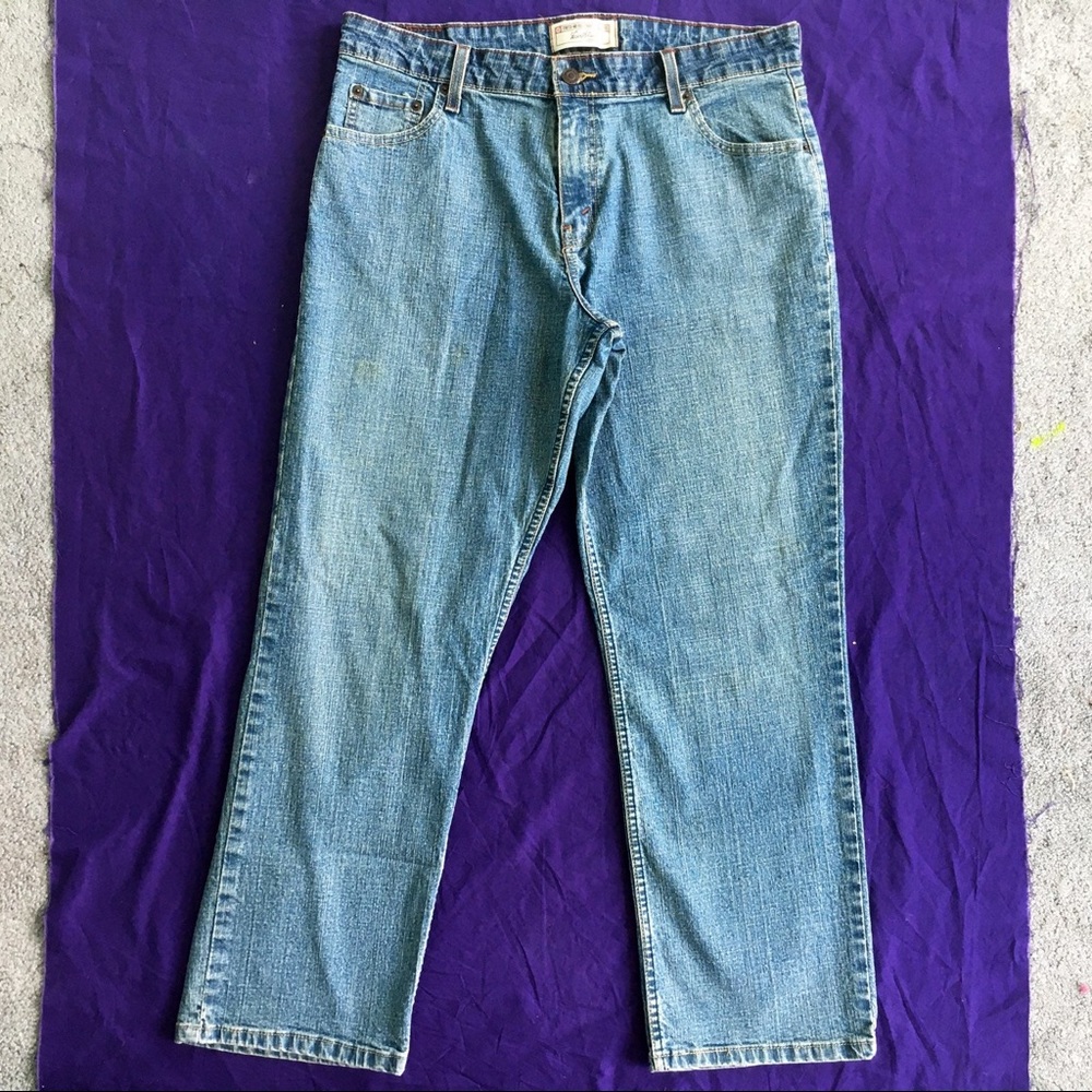 Levi Signature Stretch Mid Rise Straight Leg Jeans